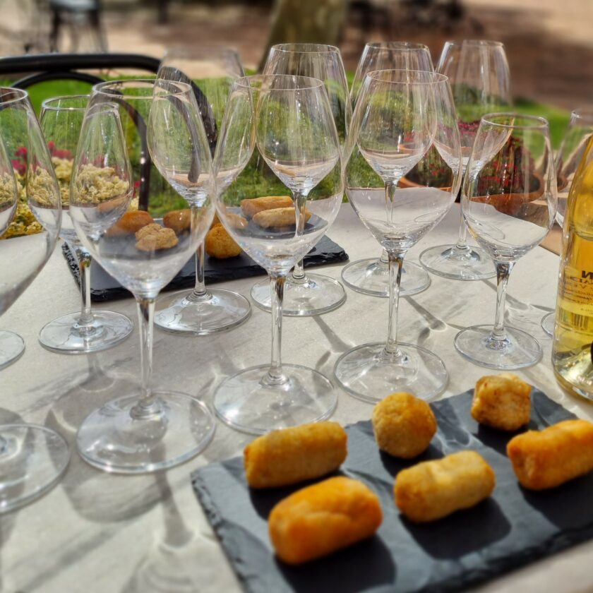 Visita con cata de vinos y croquetas